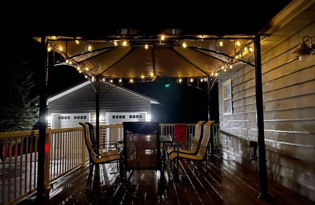 Muskoka Honey Harbour Getaway with Hot Tub!