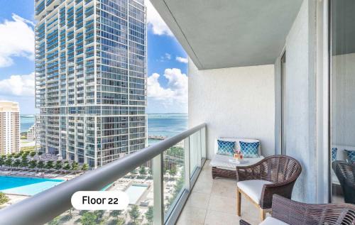 MVR - Brickell Icon w Massive Pool & Spa