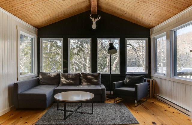 My Chic Cabane Near Mont-Tremblant
