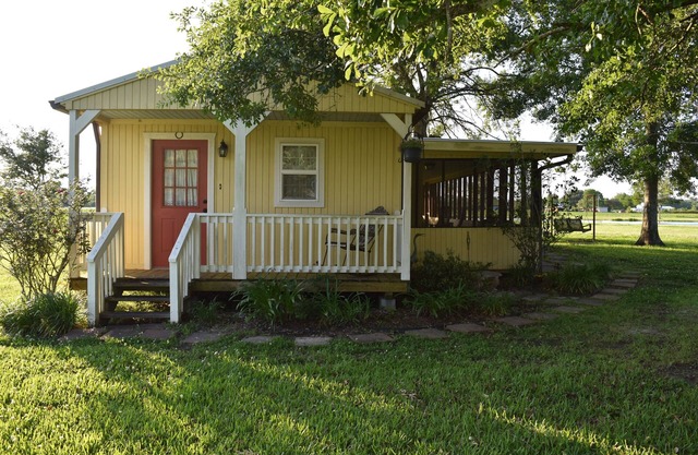 "My Playhouse" Enjoy the country views from the wrap around screened porch