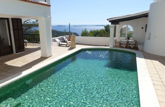 My Rental Homes - Villa Roxy with pool and several covered or uncovered terraces