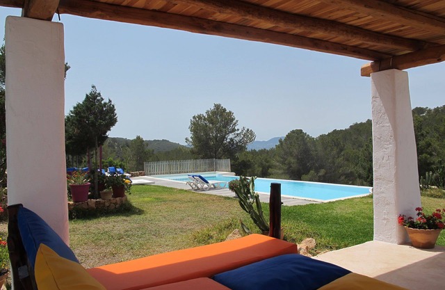 My Rental Homes - Villa Sun with sea view, pool and large garden