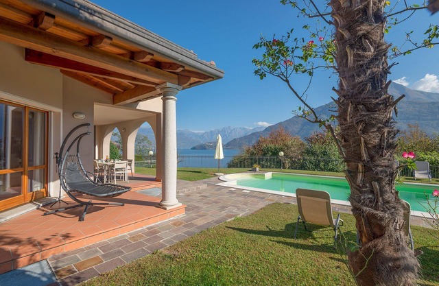 My Rental Homes - Villa Cremia with infrared sauna, Jacuzzi and lake view