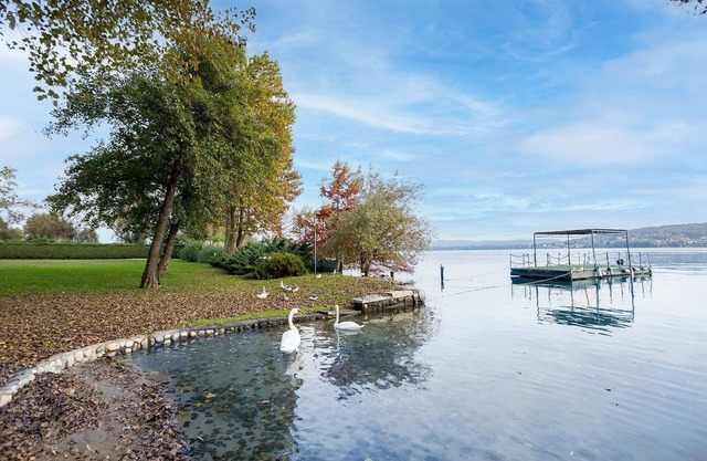 My Rental Homes - Villa Brin with tennis court, private sandy beach and dock