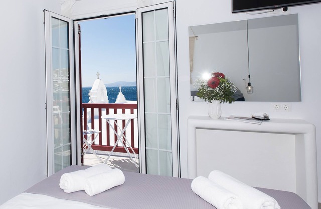 Myconian Little Venice Sunset suite