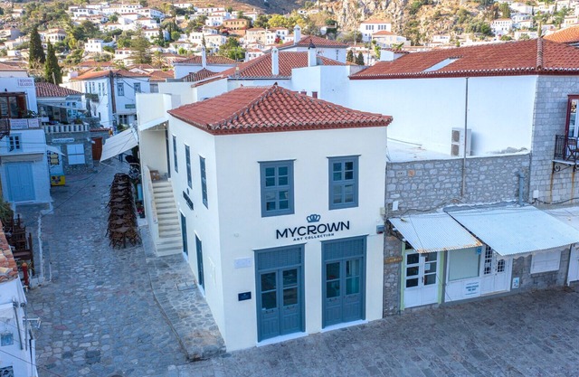 MyCrown Suite, Luxurious, sea view at port of Hydra