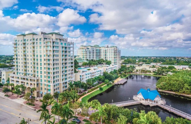 N303 · ☆Luxurious Resort-Style Unit☆Tons of amenities!
