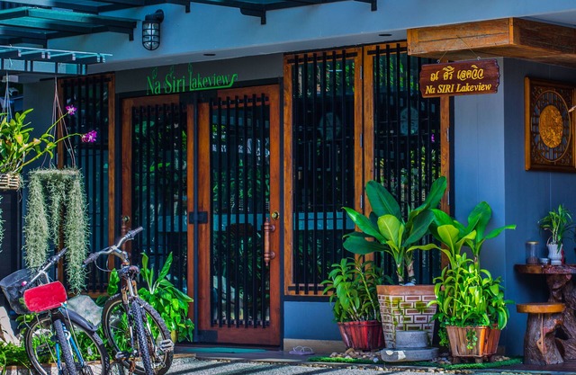 Na Siri Lakeview