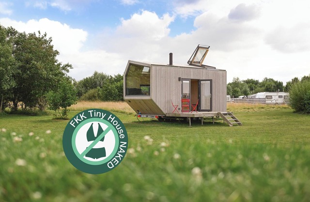 Nachhaltig & Klimaneutral Übernachten im Green Tiny House Pioneer mit Meerblick