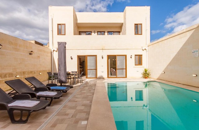 Nadurin, Large Villa 7 Bedrooms - 2 Pools