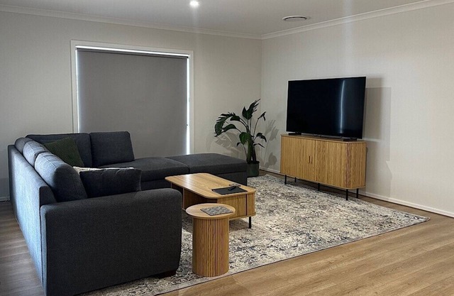 Nagambie Lakes: 5 BR, 2 BA in Nagambie, Sleeps 10
