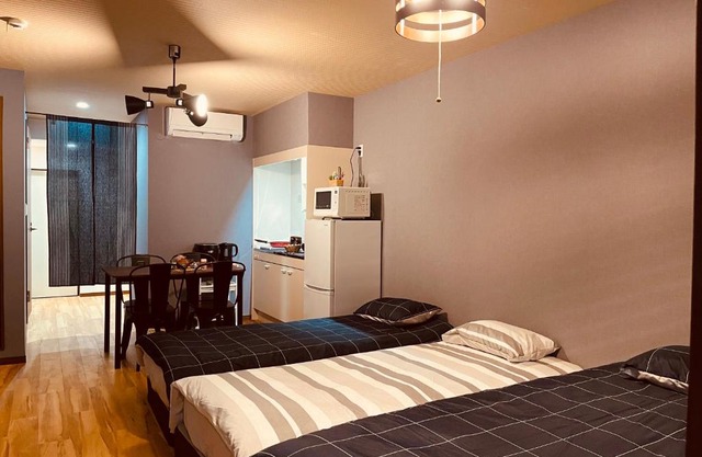 Namba Shinsaibashi 10 mins Reiko guest house