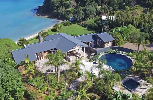 Nameless Bay Lodge | Stay Waiheke