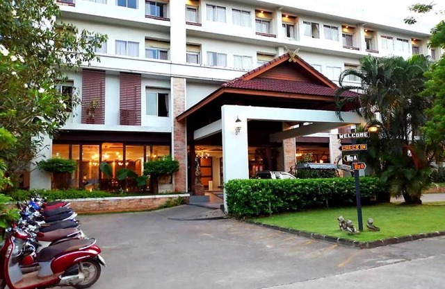 Nana Buri Hotel
