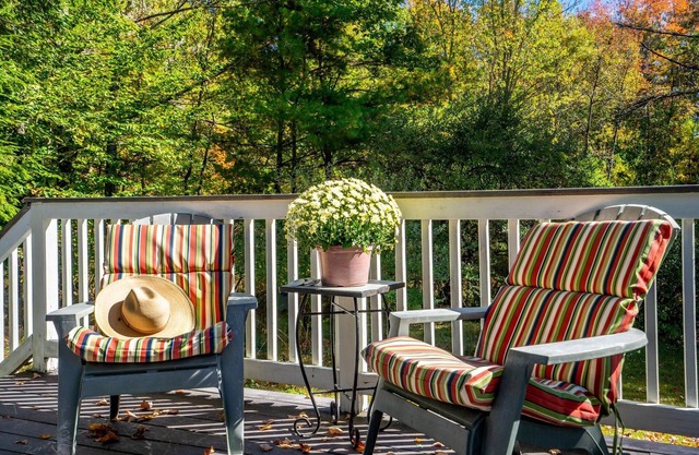 Nana’s Hideaway – Private and Charming 2 BDR Escape, Mins to Beaches & Landmarks