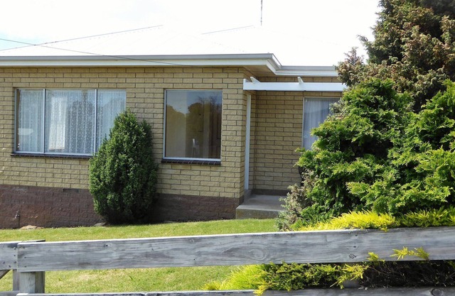 Nanna Hall's Retro Beach House
