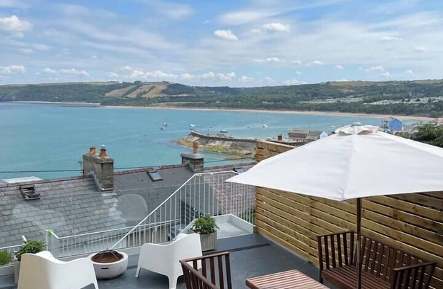 Nant Llys - Spectacularly placed with sea views