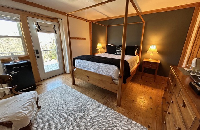 Nantahala | Highlands Lodge | Private Balcony