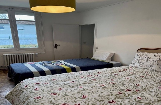 Nantes House sleeps 7 Quick access all directions Airport