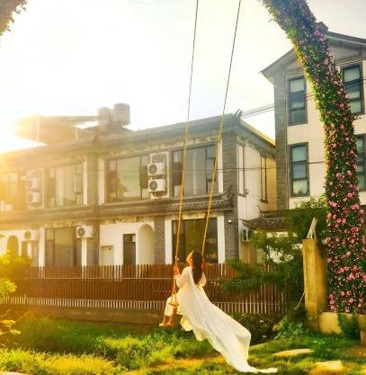 Nanzhao Time-yard Retreat Boutique B&B Erhai Lake 南诏时辰闲庭高端民宿洱海店