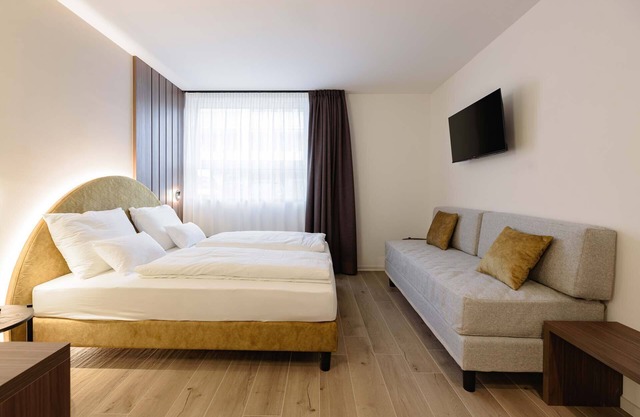NAOMI Rooms
