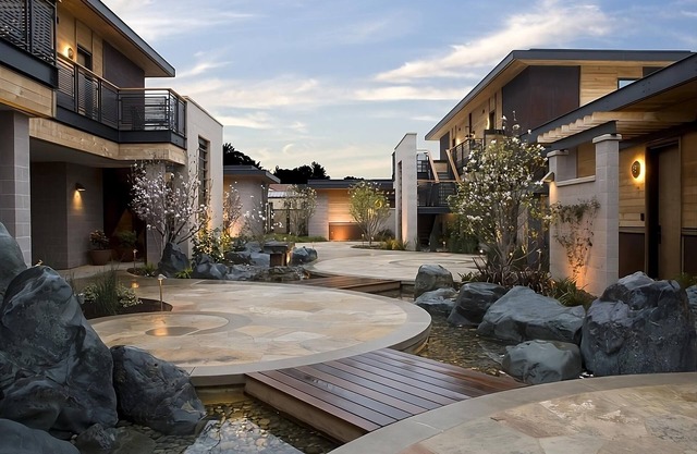 Napa Valley Luxurious Escape w/Rooftop Pool, Gas Fireplace! Spa Onsite