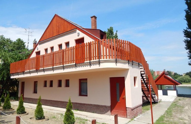 Napsugár Apartman