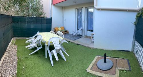 Narbonne centre T2 avec jardinet et parking