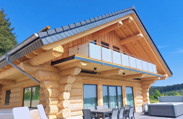 Natural log cabin chalet (new build 2025!) in the Hunsrück with lake and national park views