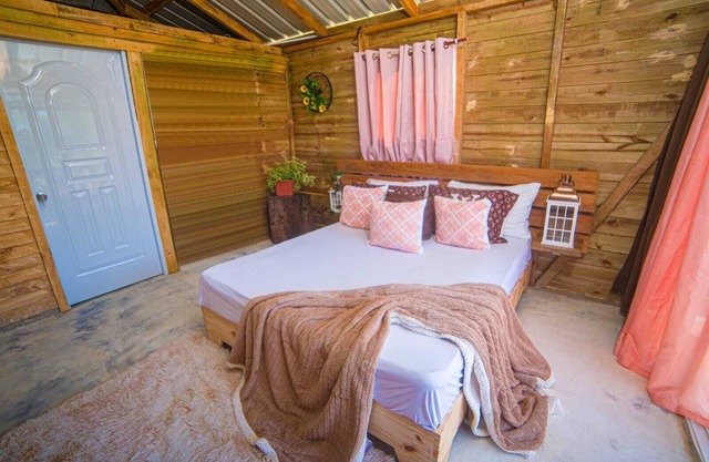Natural Retreat with Jacuzzi and Stunning Views in Vista al Valle
