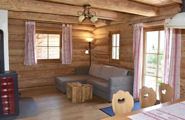 Natural-style chalets with mountain views, for 1-8 people - Hotel & Chalets Herrihof
