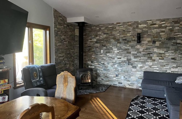 Nature bound Sleeps 8 Cottage - perfect for a quiet reset in nature