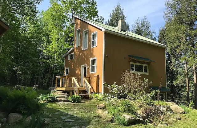 NATURE RETREAT BUT MINUTES TO MANCHESTER SHOPS AND SKIING