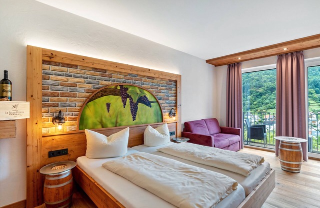 Nature Room 'Weinliebe' with Balcony, Wi-Fi and Air Conditioning