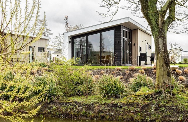 ✓ Natuurlodge at Park Westerkogge ✓ Holiday home for 4 people ✓ Located in Berkhout (North Holland) ✓ Waterfront holiday resort ✓ Book directly at the resort