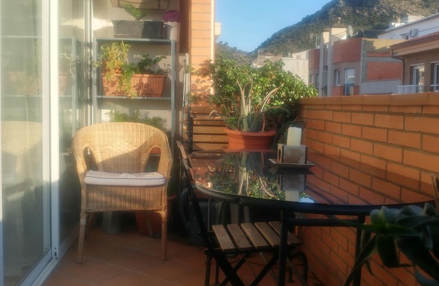 Navicmar 3. Sunny centric apartment, 5 minutes' walk from the beach. Parking