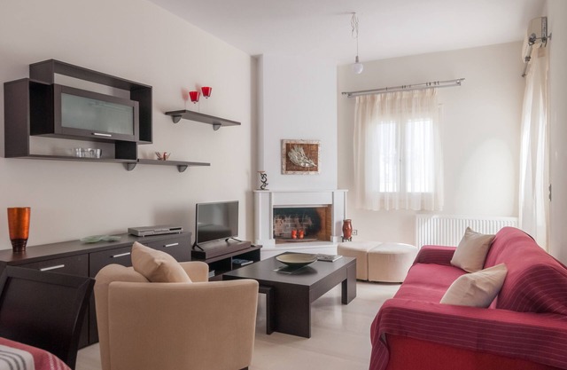 Naxos "Asty" walking distance to everything!