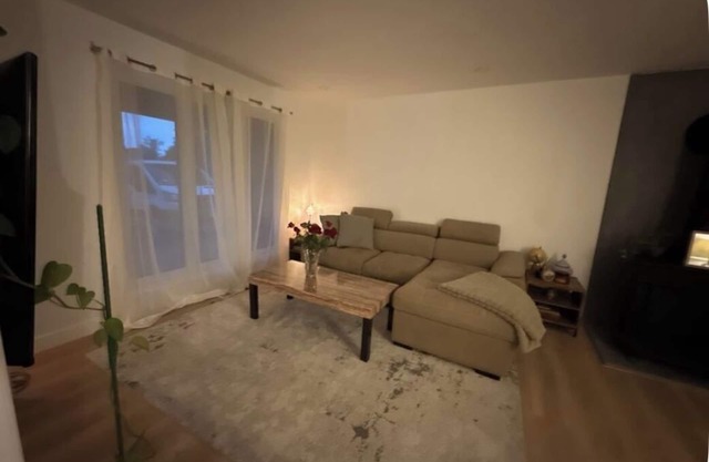 nClean renovated room Just 5 minutes away from Ottawa airport.