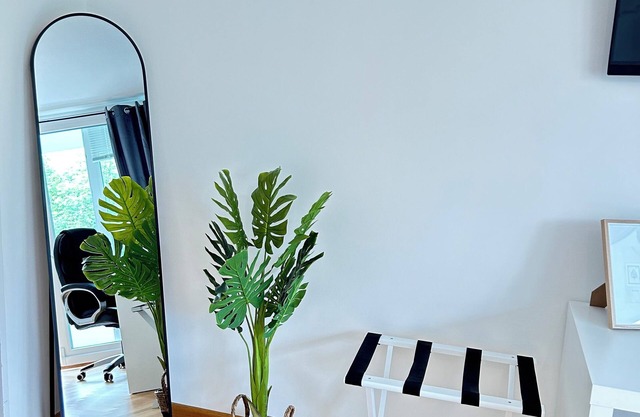 nCozy apartment just 25 min away from Munich and a15-min walk to Campeon Park.