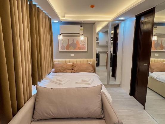 Near AYALA-Charming Studio with Balcony&Great View