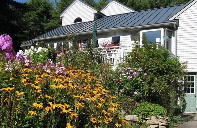 Near Biddeford Pool. Quiet, Private, Hideaway.