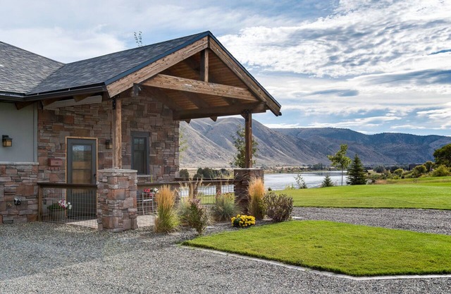 Near Bozeman~Modern Rustic Retreat~Private Guest House ~Missouri River