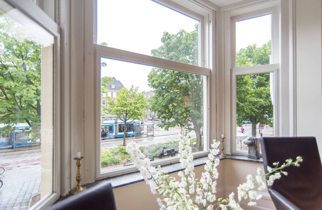 Near Centre, RAI, ZuidAS, a Family Home Also Suited For Business Travel