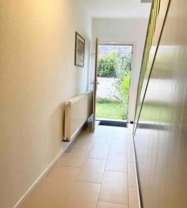 near Düsseldorf Messe and Airport, two Bedrooms, Parking, Kitchen and Garden
