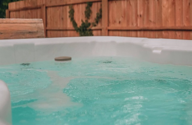 Near Lake MI | Retreat style home | Hot tub & Sauna