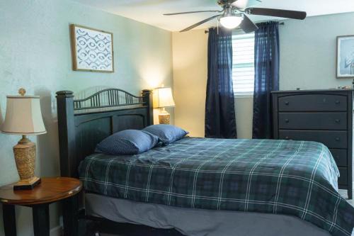 Near Lake Texoma Quad-plex Kitchenette - 27