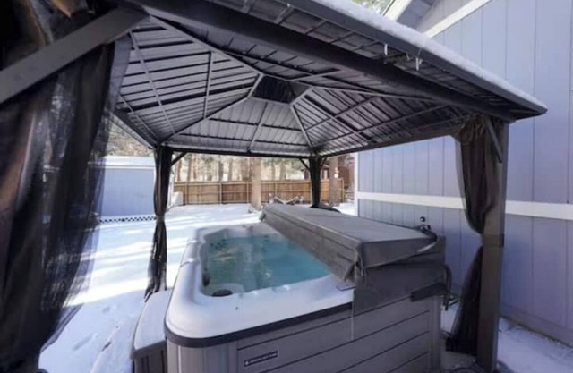 Near Lake with Hot tubs, Game Room & 06Cars Park Spacenn