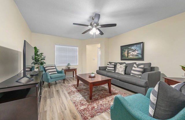 Near MLB Airport, FIT, HRMC, Downtown & Beaches! 2