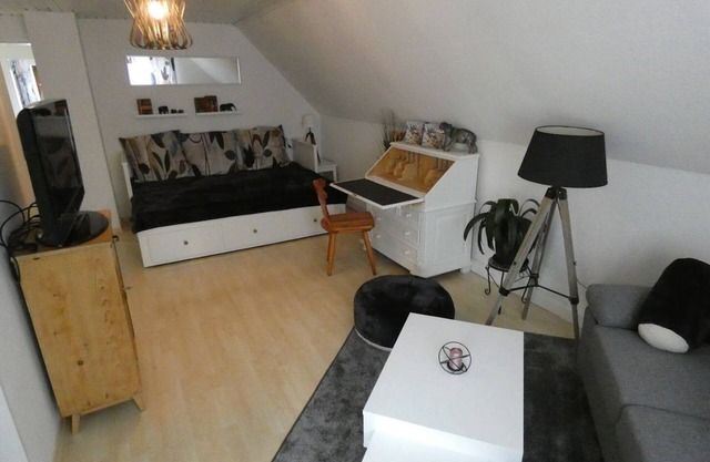 Near Munich - bright, central, quiet, close to the airport. Also for individuals