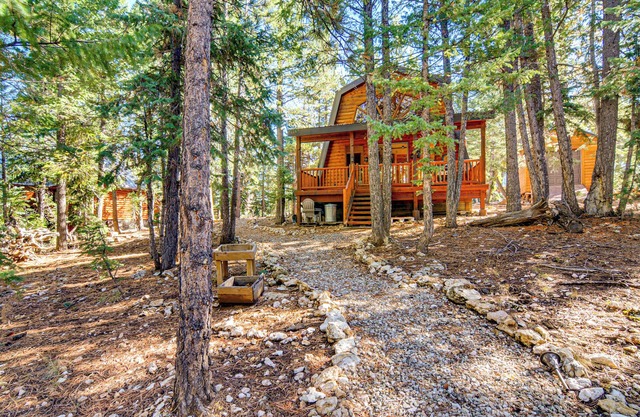 Near National Parks: Duck Creek Cabin Retreat